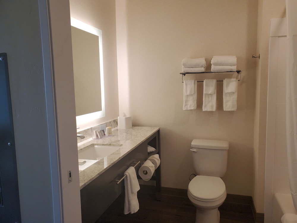 Simple Suites Boise Airport 16/36