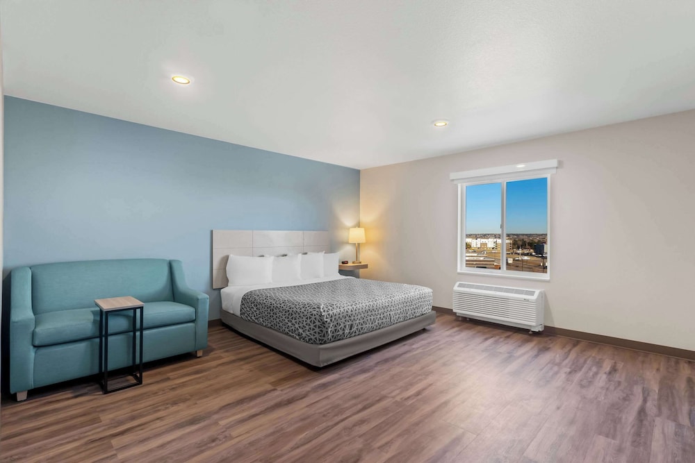 WoodSpring Suites Centennial - Denver Tech Center 38/64