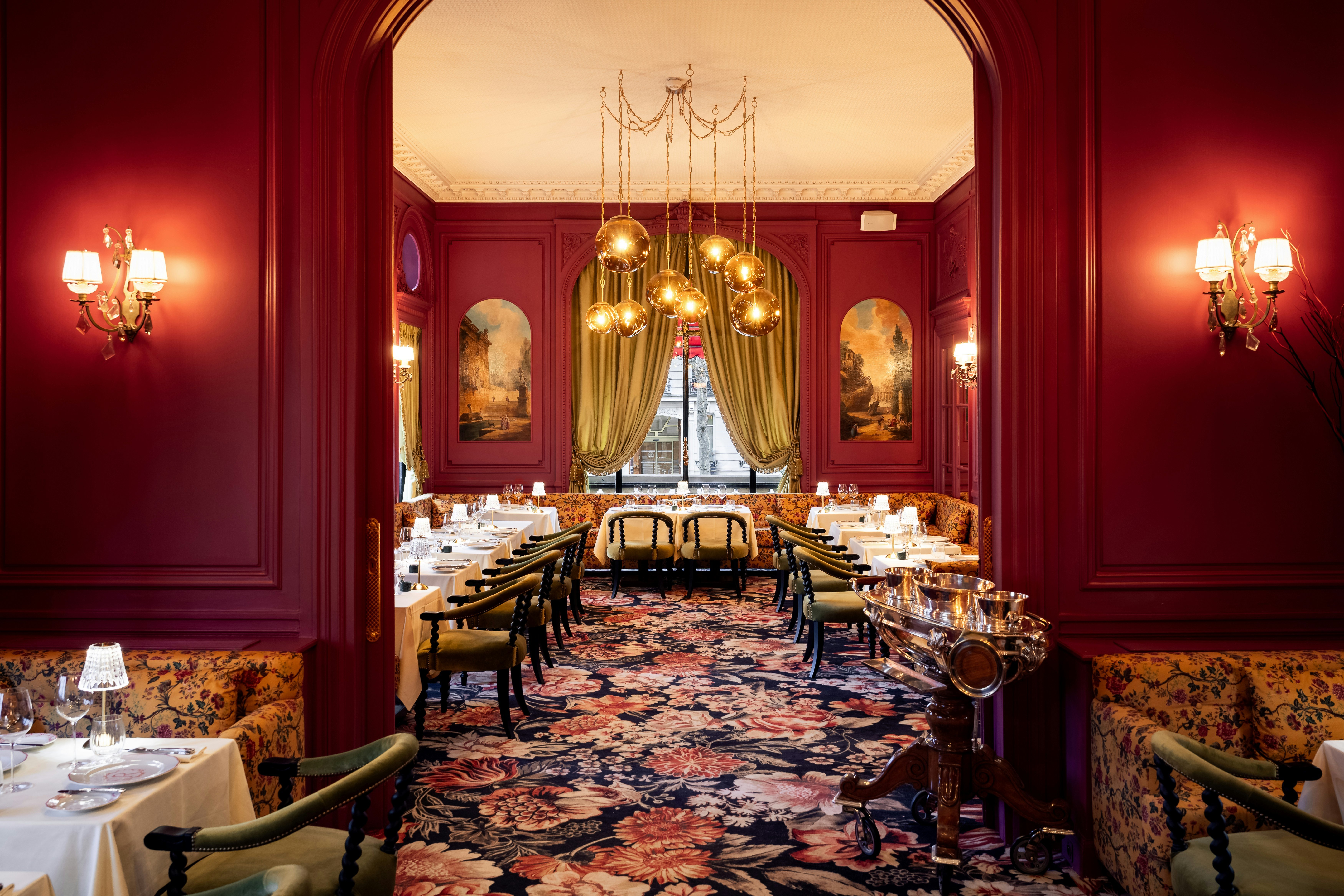 HOTEL RAPHAEL 76/80