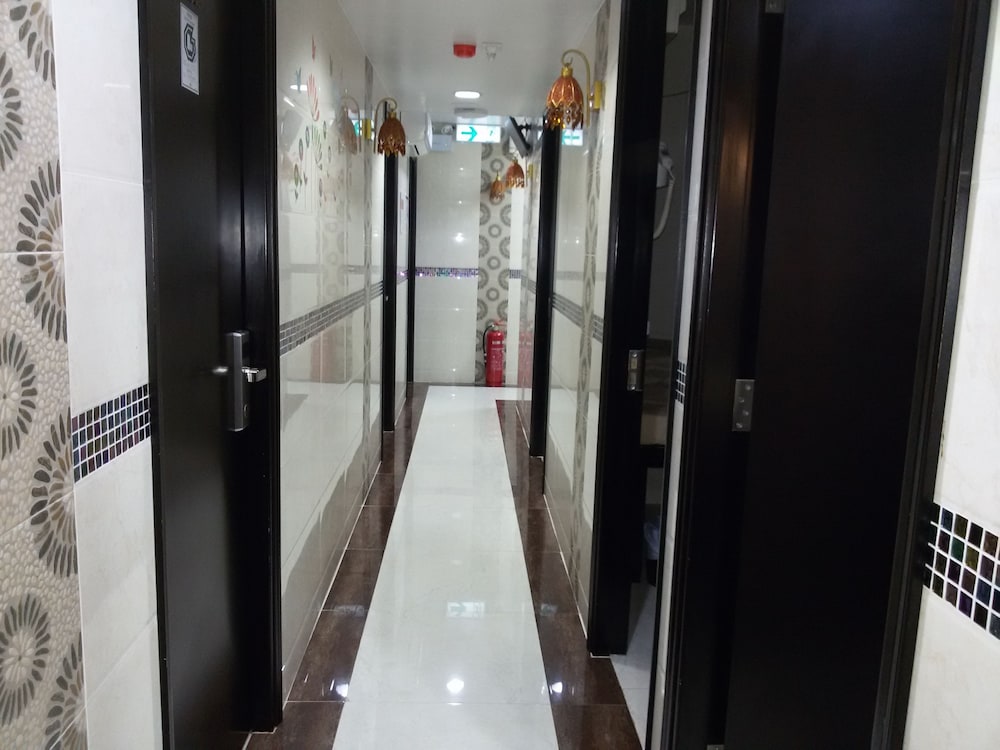 Aashiana Hotel 9/33