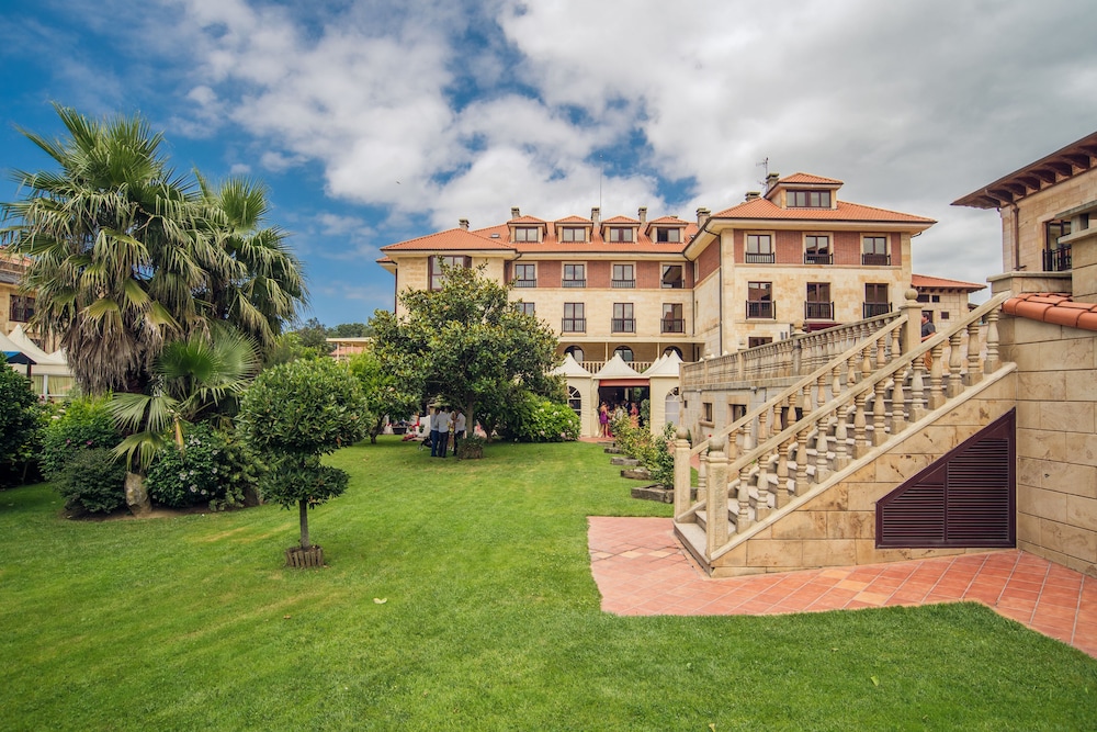 Hotel Villa Pasiega 42/50
