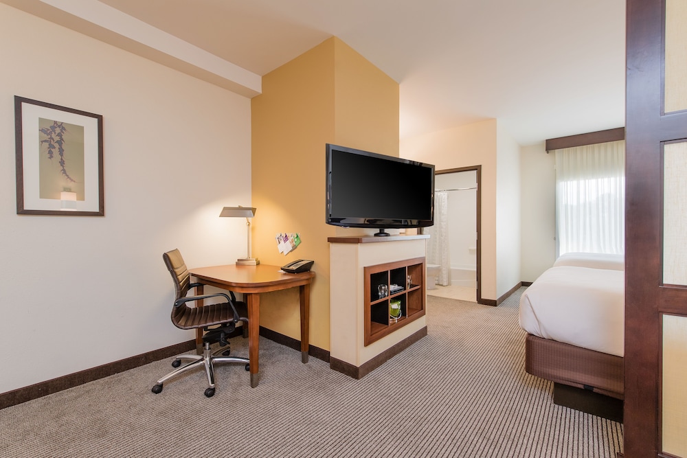 Hyatt Place Charleston Airport Convention Center 60/66