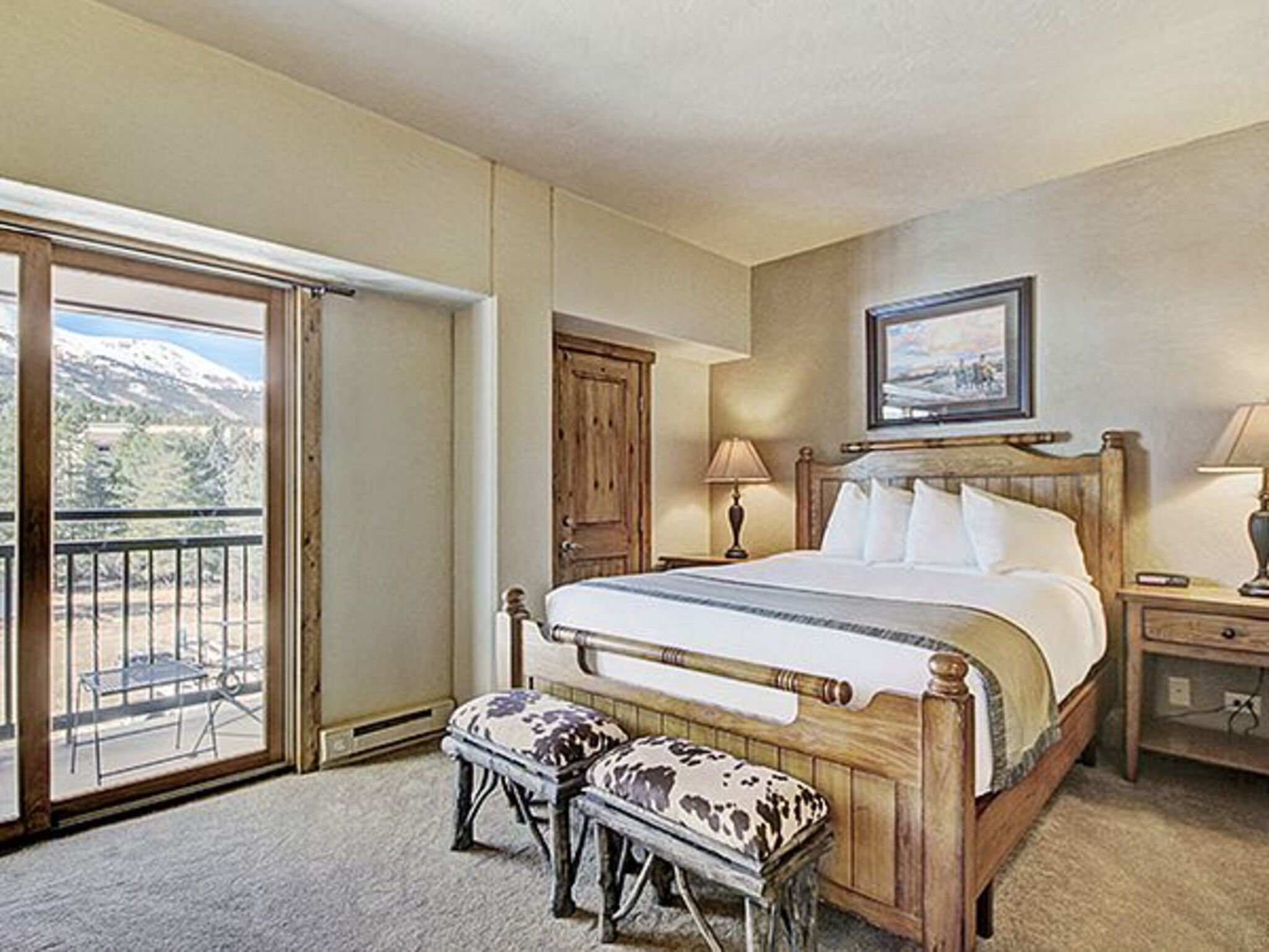 4 Bedrooms, Condominium, Village