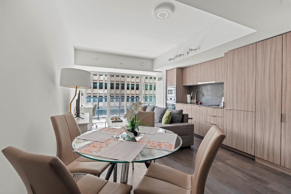 The Britt Condos in Downtown Toronto 27/35