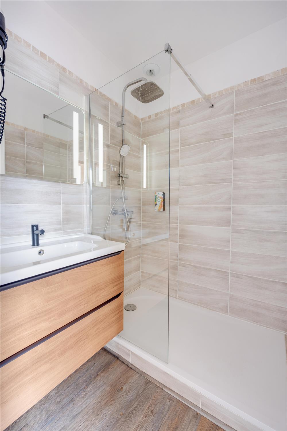 Sure Hotel by Best Western Saint-Quentin Ouest 7/26