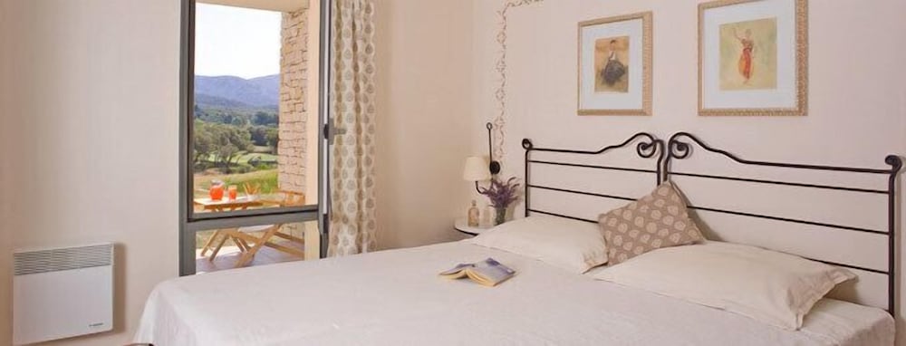 Madame Vacances Residence Provence Country Club 10/50