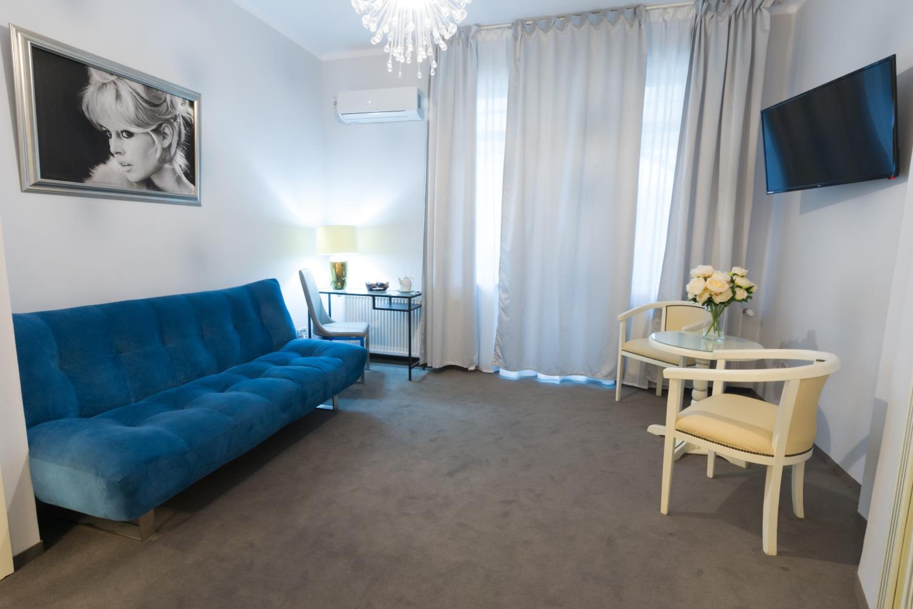 Carol Boutique & SPA ex Vila Cornelia 34/54