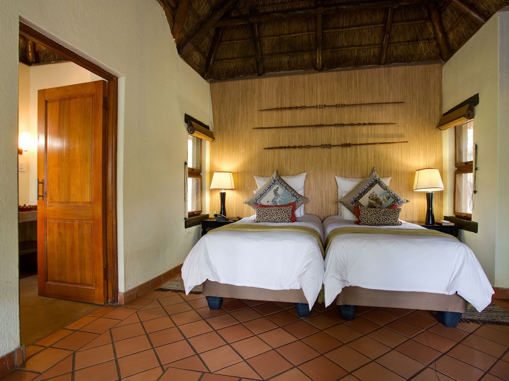MADIKWE RIVER LODGE 4/42