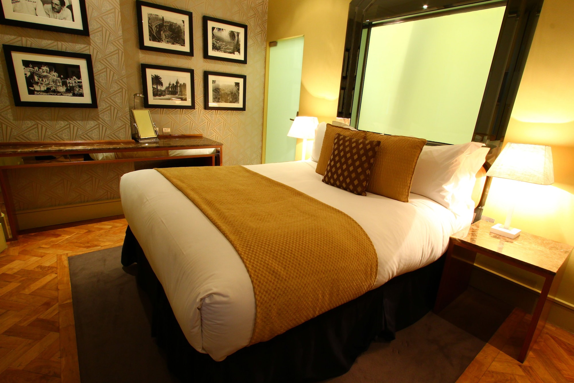 SUPERIOR, DOUBLE BED
