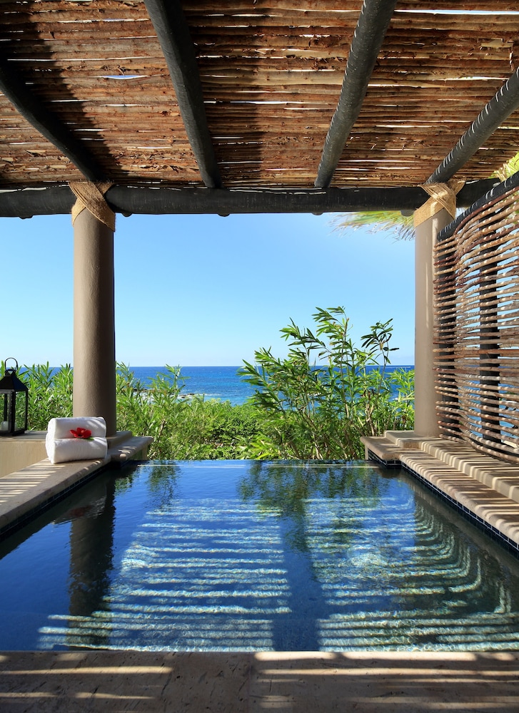 Esperanza Resort 24/74