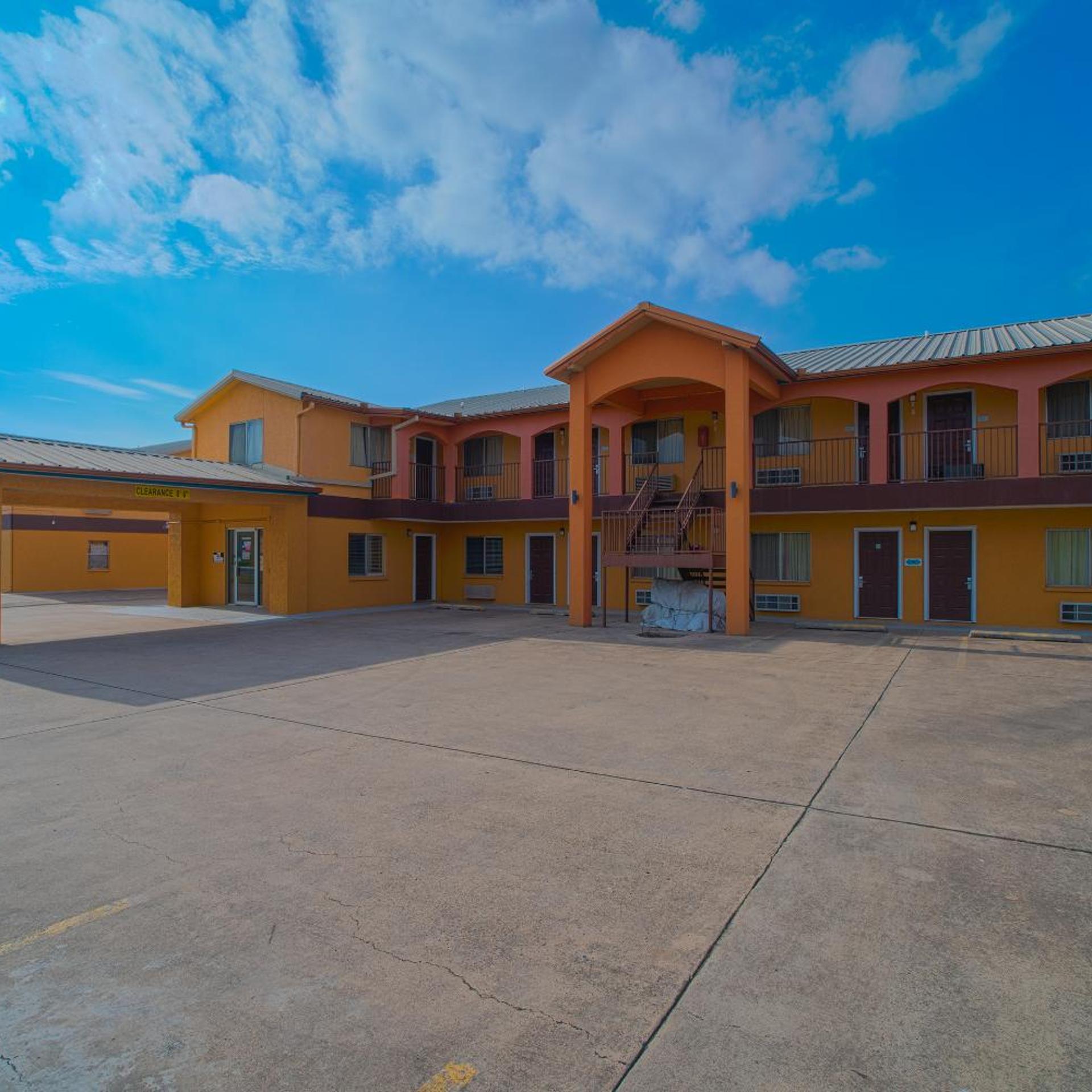 Executive Inn and Suites 7/50