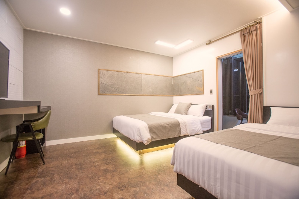 Hotel Major 2 19/51