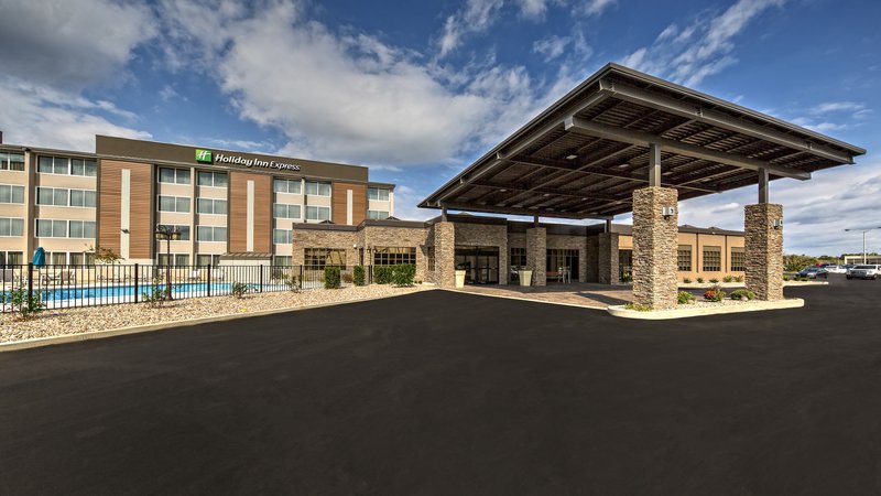 Holiday Inn Express Louisville Airport Expo Center 3/22