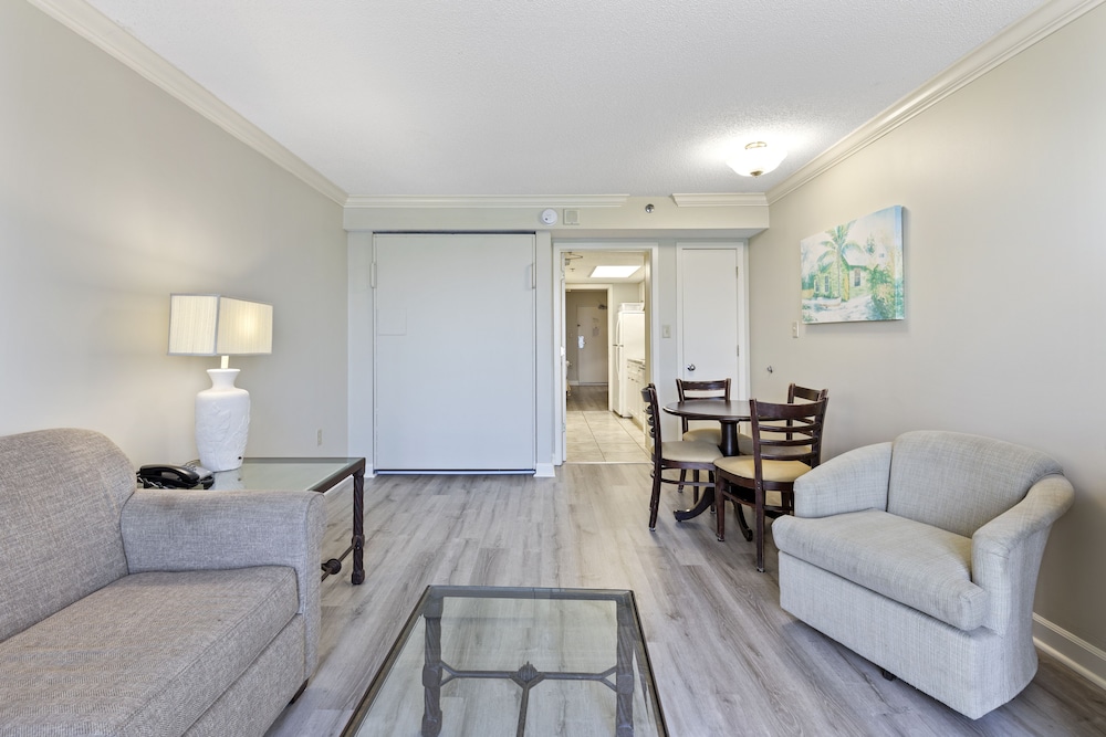 Sandy Beach Oceanfront Resort 25/50
