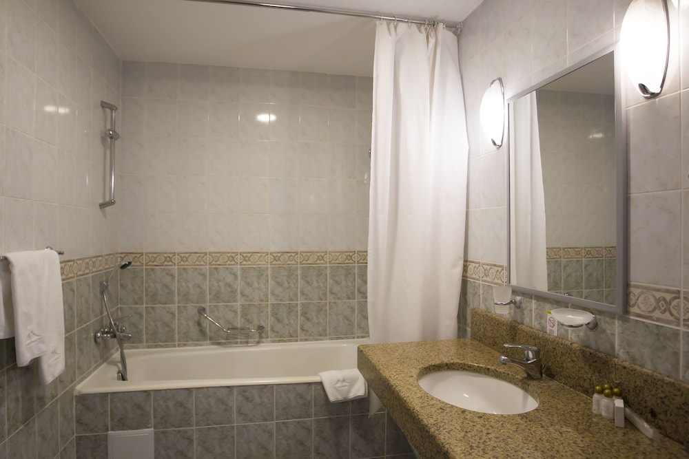ATYRAU DASTAN HOTEL 6/30
