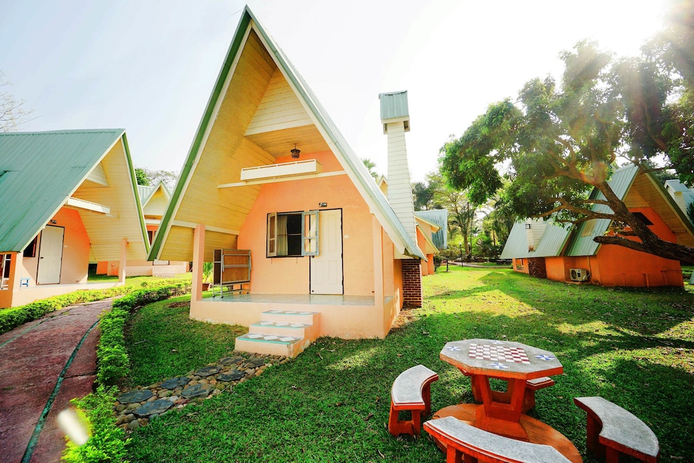 Touch Star Resort 11/66