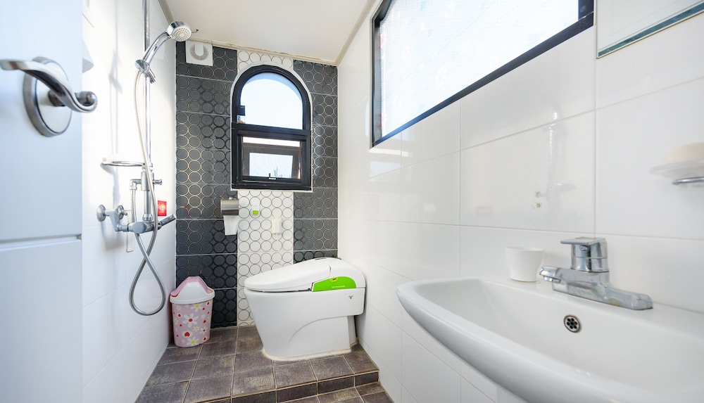 Tongyeong Honey Spa Pension 48/50