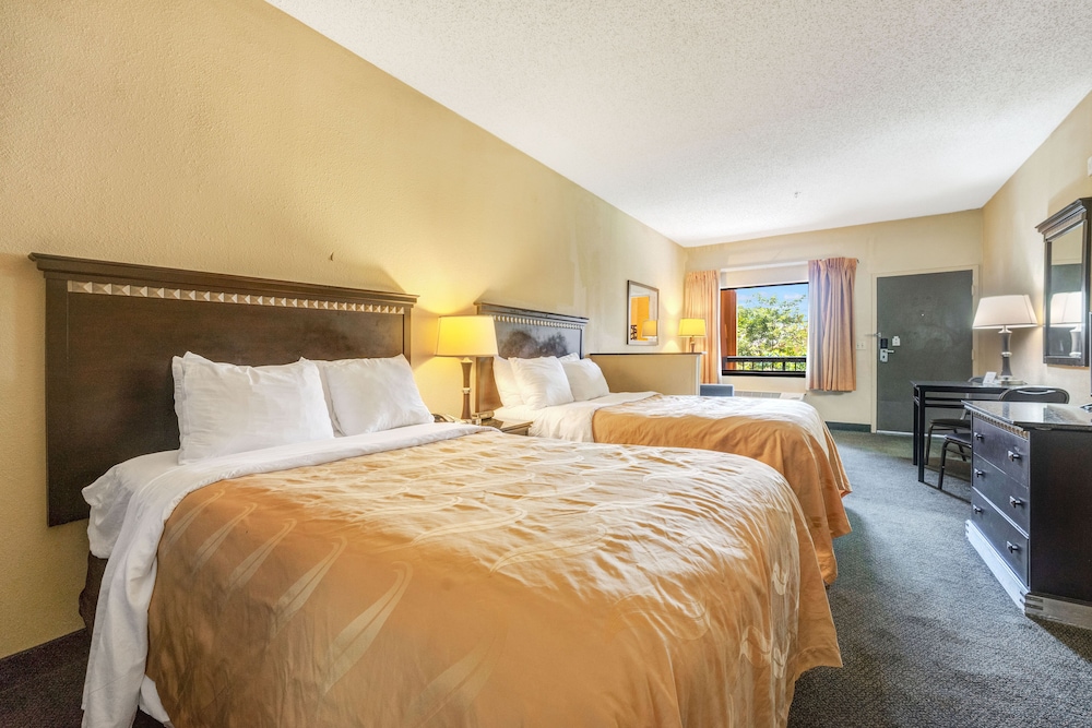 STUDIO, SUITE, 2 DOUBLE BEDS, POOL VIEW