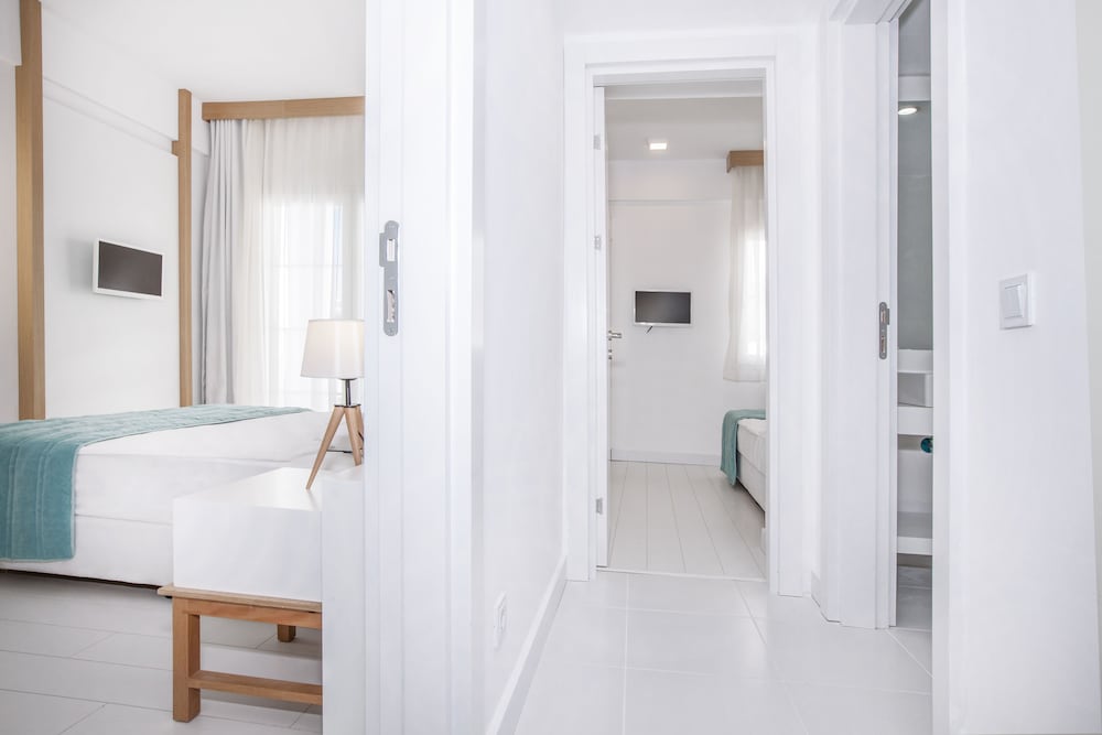 غرفة عائلية بسرير مزدوج وسريرين منفصلين بغرفتي نوم، Labranda Tmt Bodrum Resort Hotel 5/8
