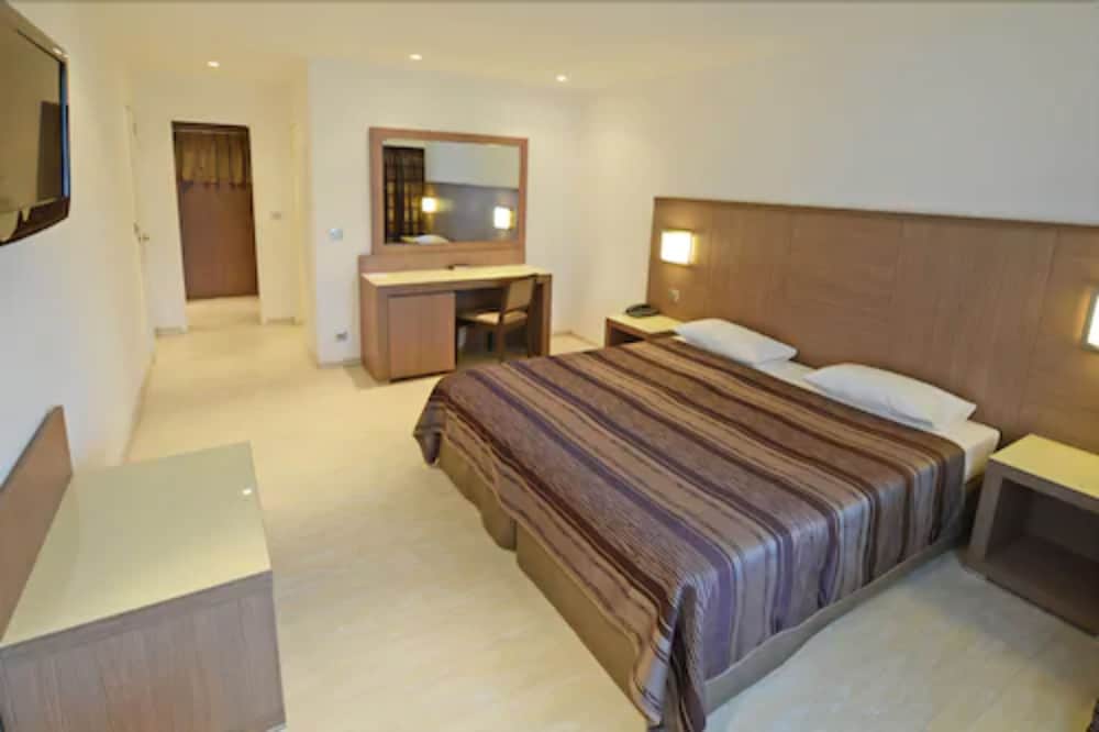 Calvi Hotel 25/65