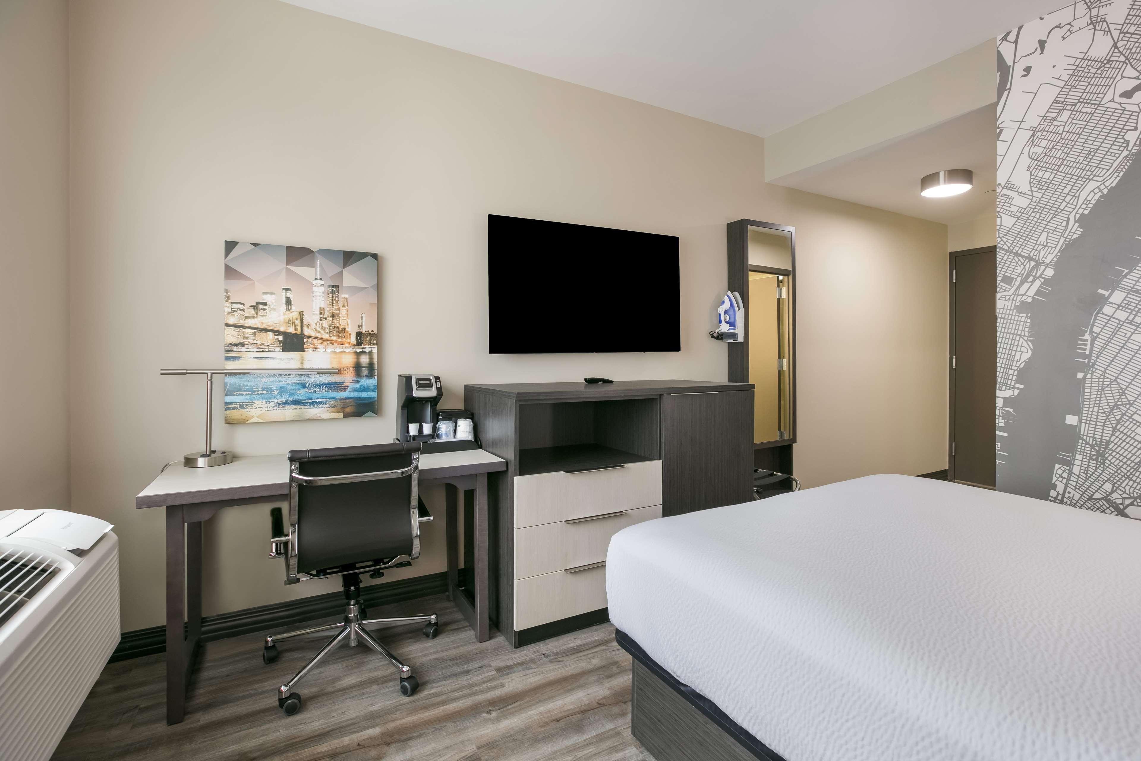 Executive Residency Bronx 28/36