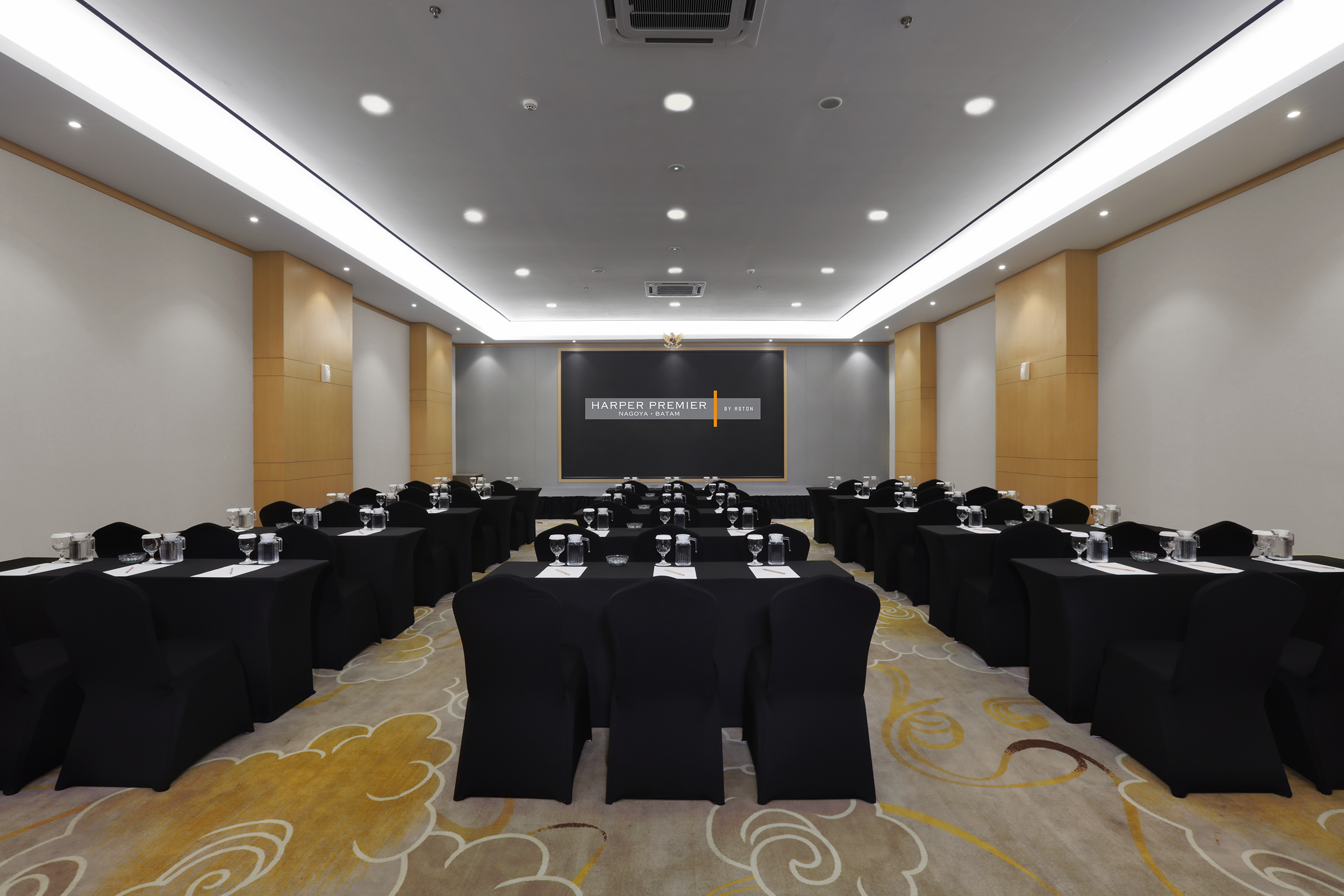 Harper Premier Nagoya Batam 24/25