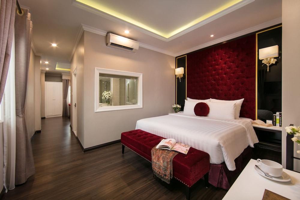 Flora Centre Hotel & Spa 16/70