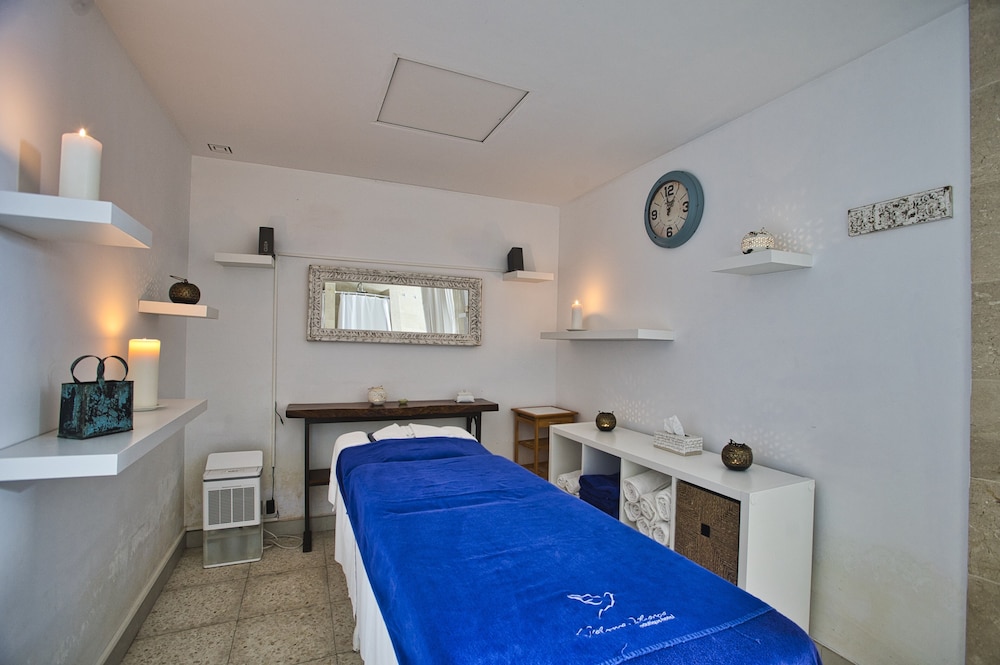 Paloma Blanca Boutique Hotel 17/50