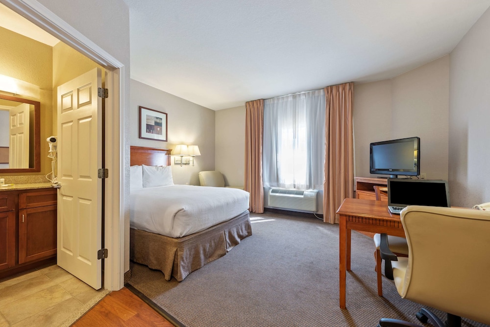 Extended Stay America Suites Houston - IAH Airport 24/62
