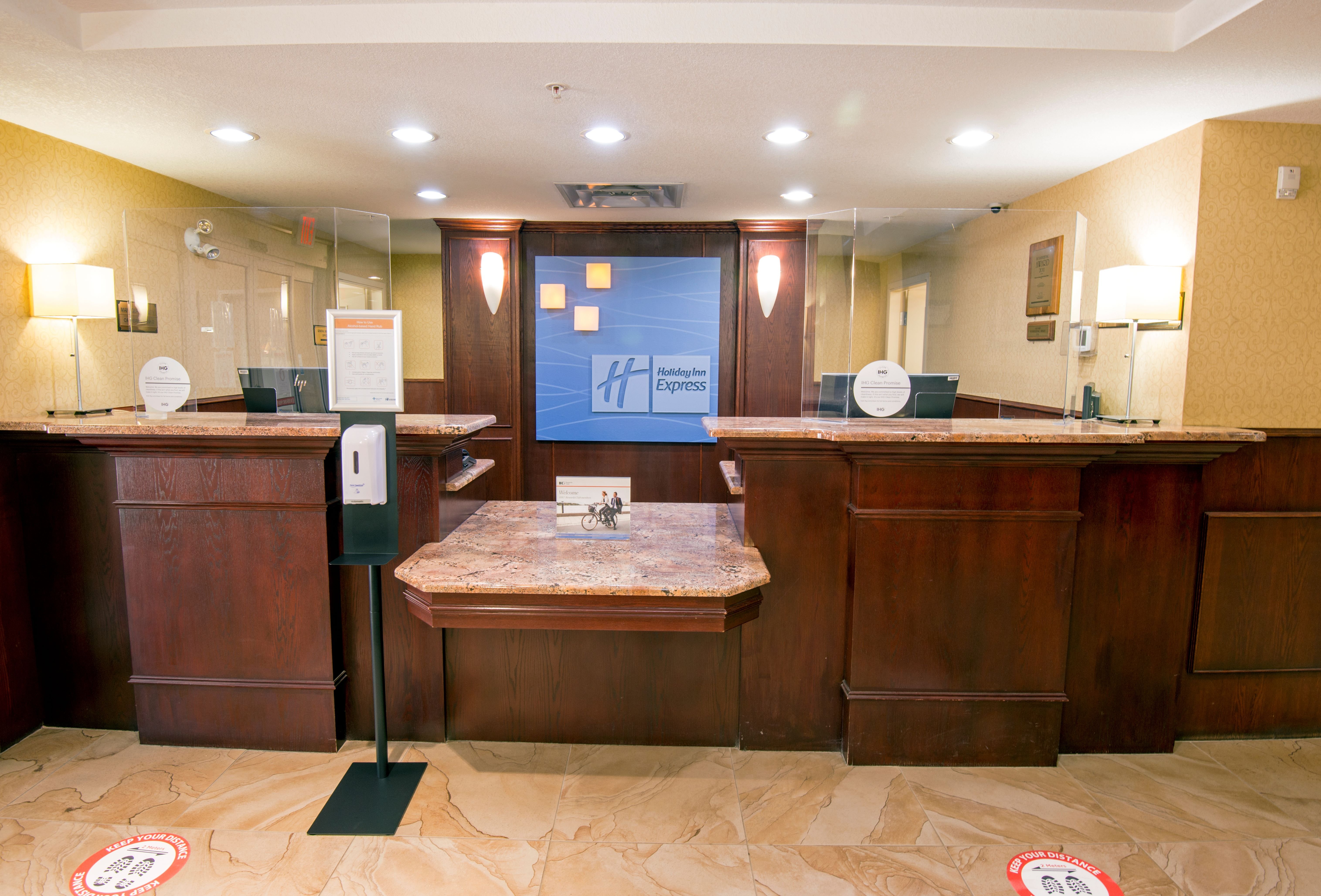 Holiday Inn Express Hotel Suites Edson 5/50