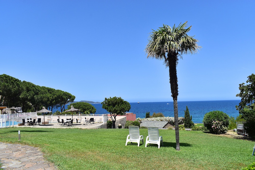 Hotel Bellevue Bastia 34/37