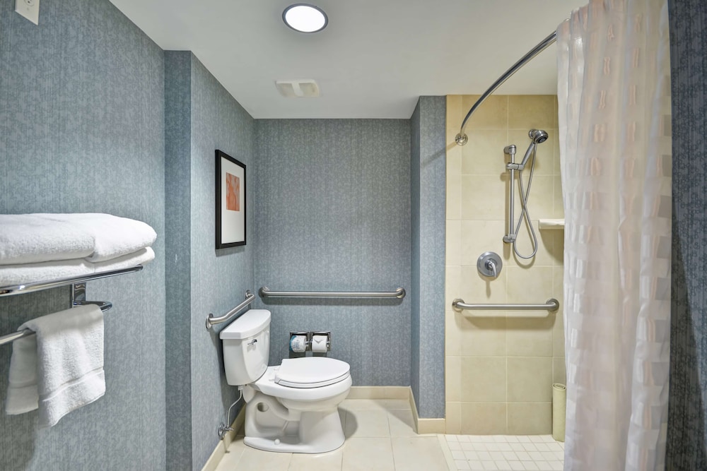 Hyatt Place Chicago/Naperville/Warrenville 10/68