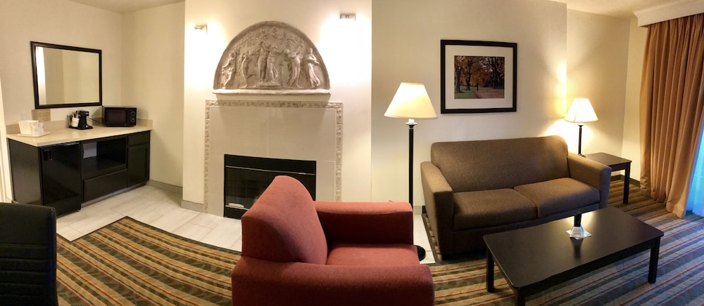 Best Western Visalia Hotel 34/55