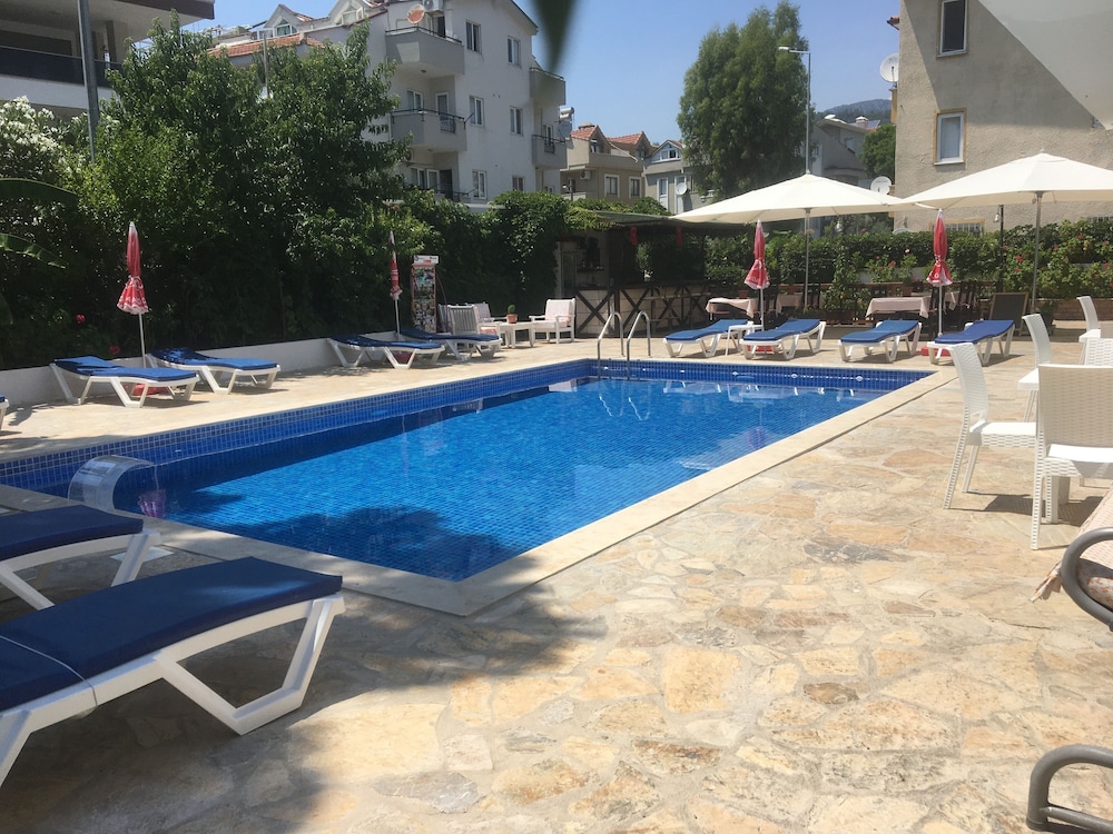 Unver Hotel 52/55