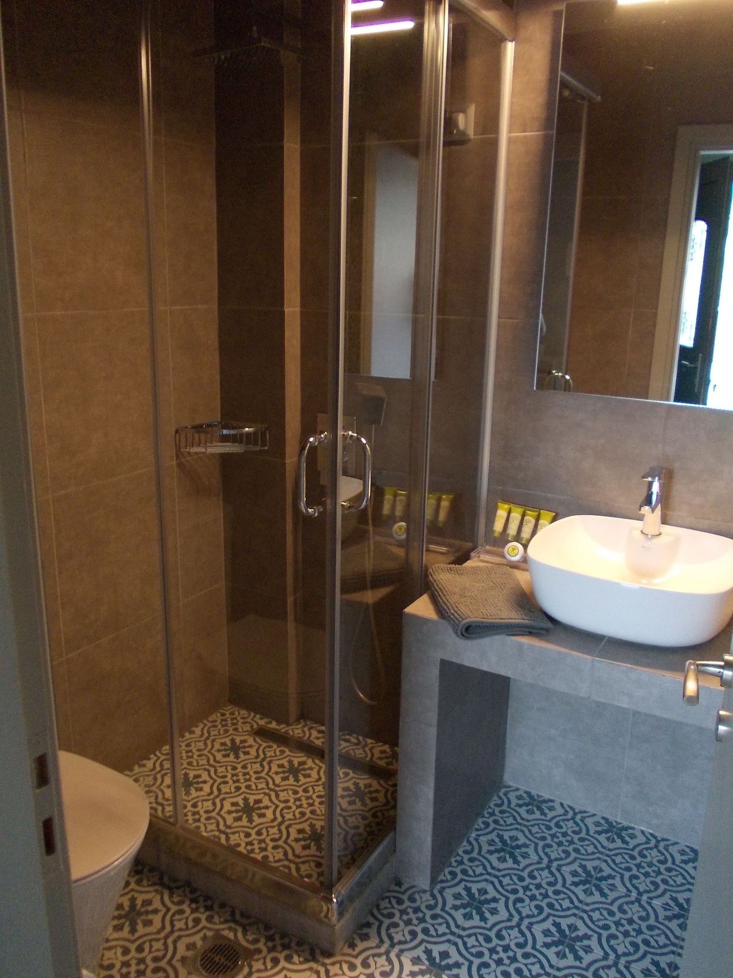 DELUXE, SUITE, MOUNTAIN VIEW