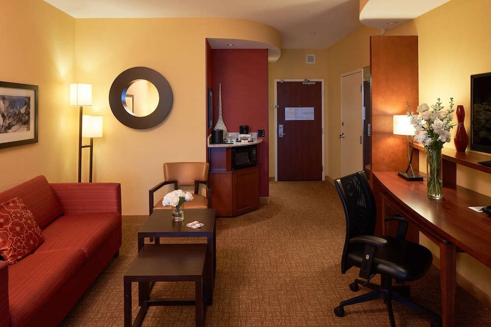 Courtyard by Marriott Evansville East 31/57