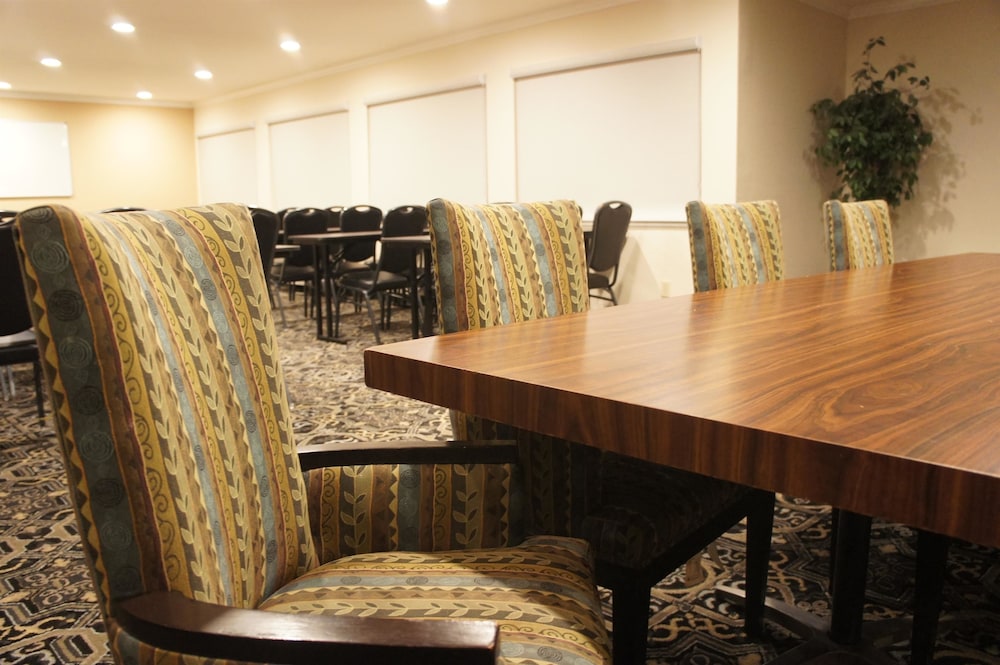 Best Western Plus Inn Of Hayward 35/40
