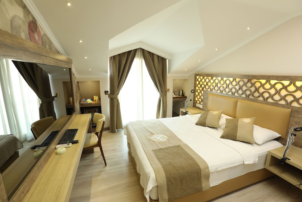 Unluselek Hotel 6/44