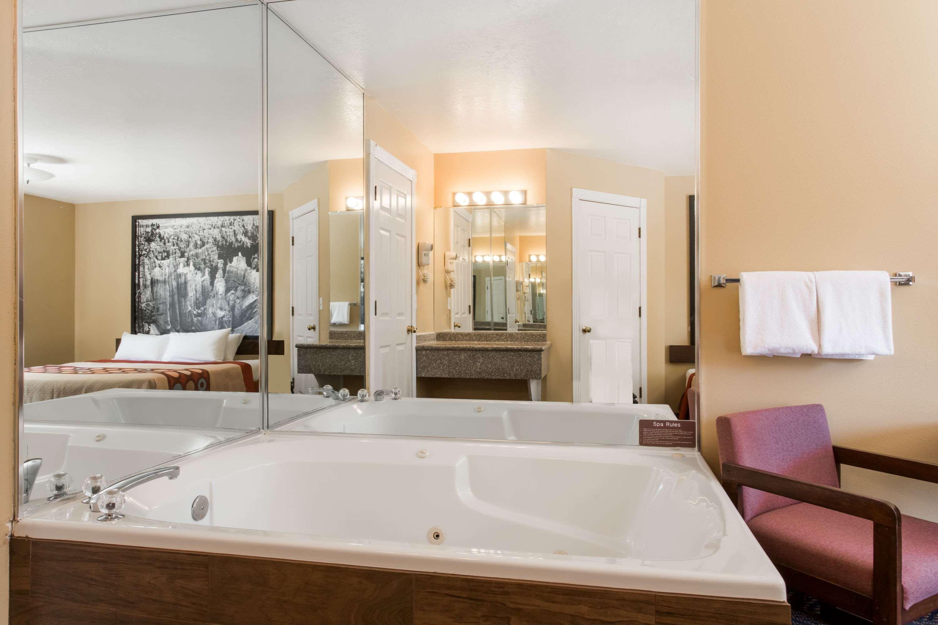Suite, King Bed