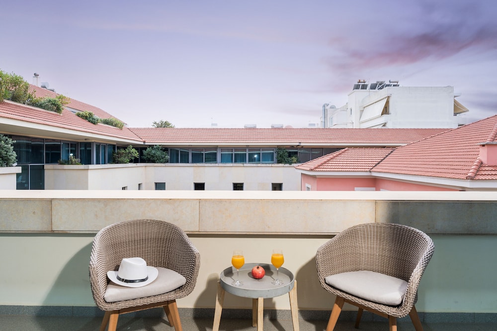 Trianon Luxury Apartments and Suites 4/74