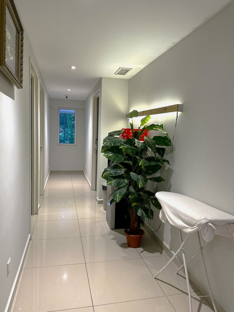 De Uptown Hotel Ss2 39/49