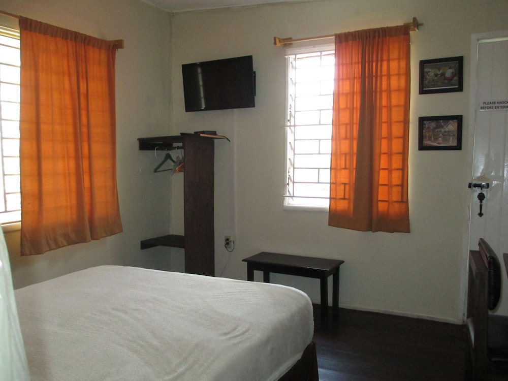 Kingsworth Hostel 10/42