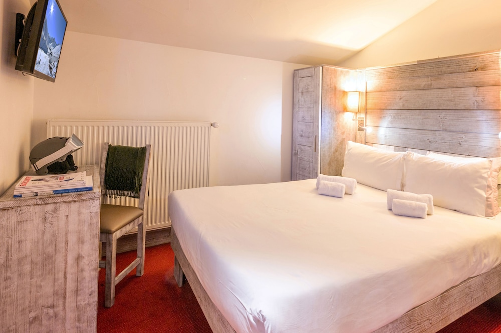 Aiguille Percee Hotel Restaurant 20/74