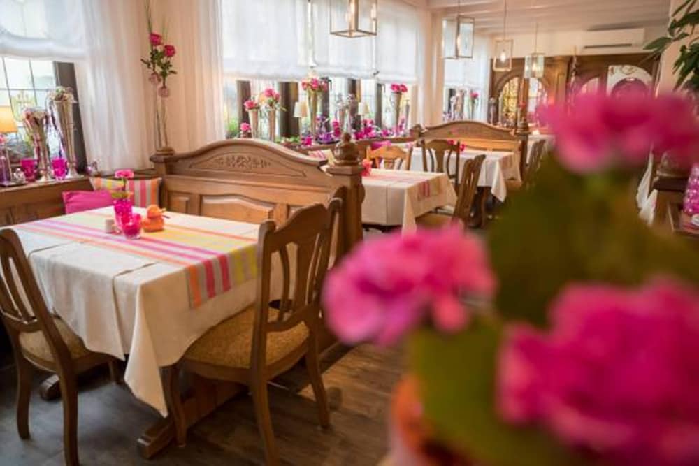 Bruhls Hotel Trapp 29/50