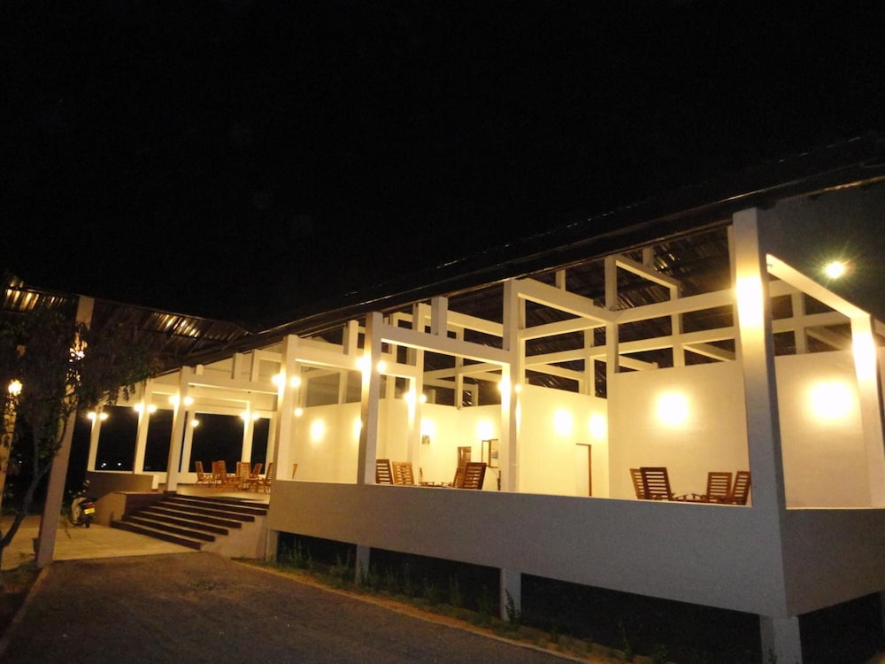 Naaval Hotel 5/45