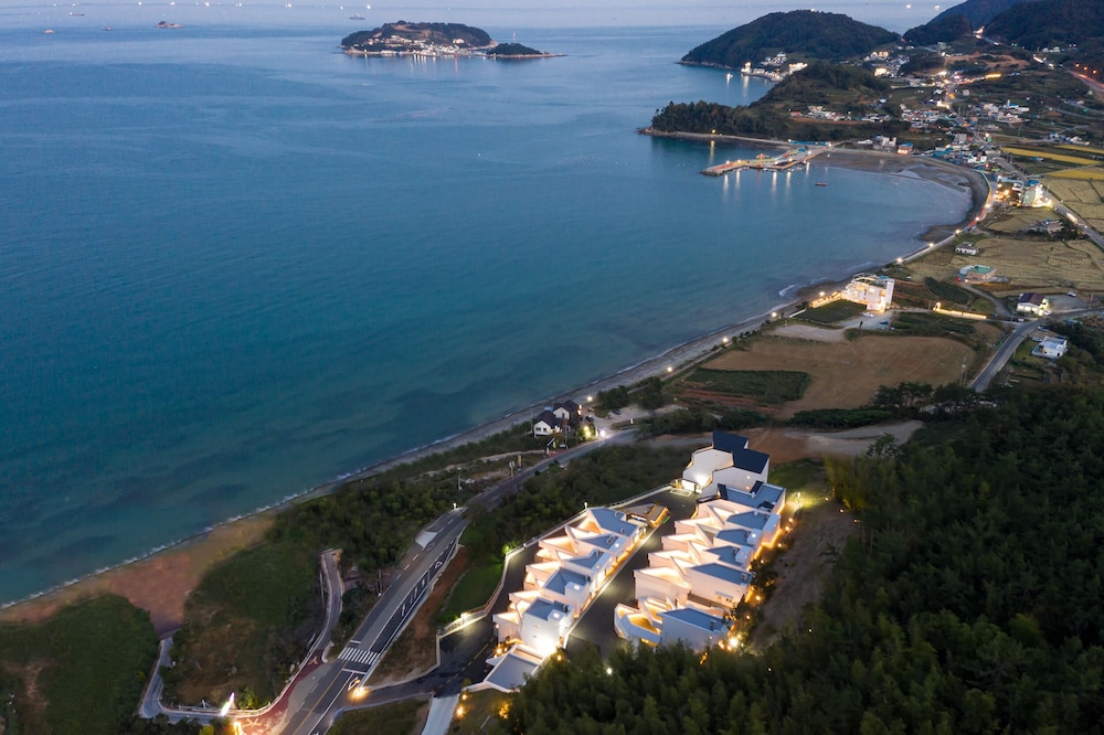 Ocean Terra Resort 32/50