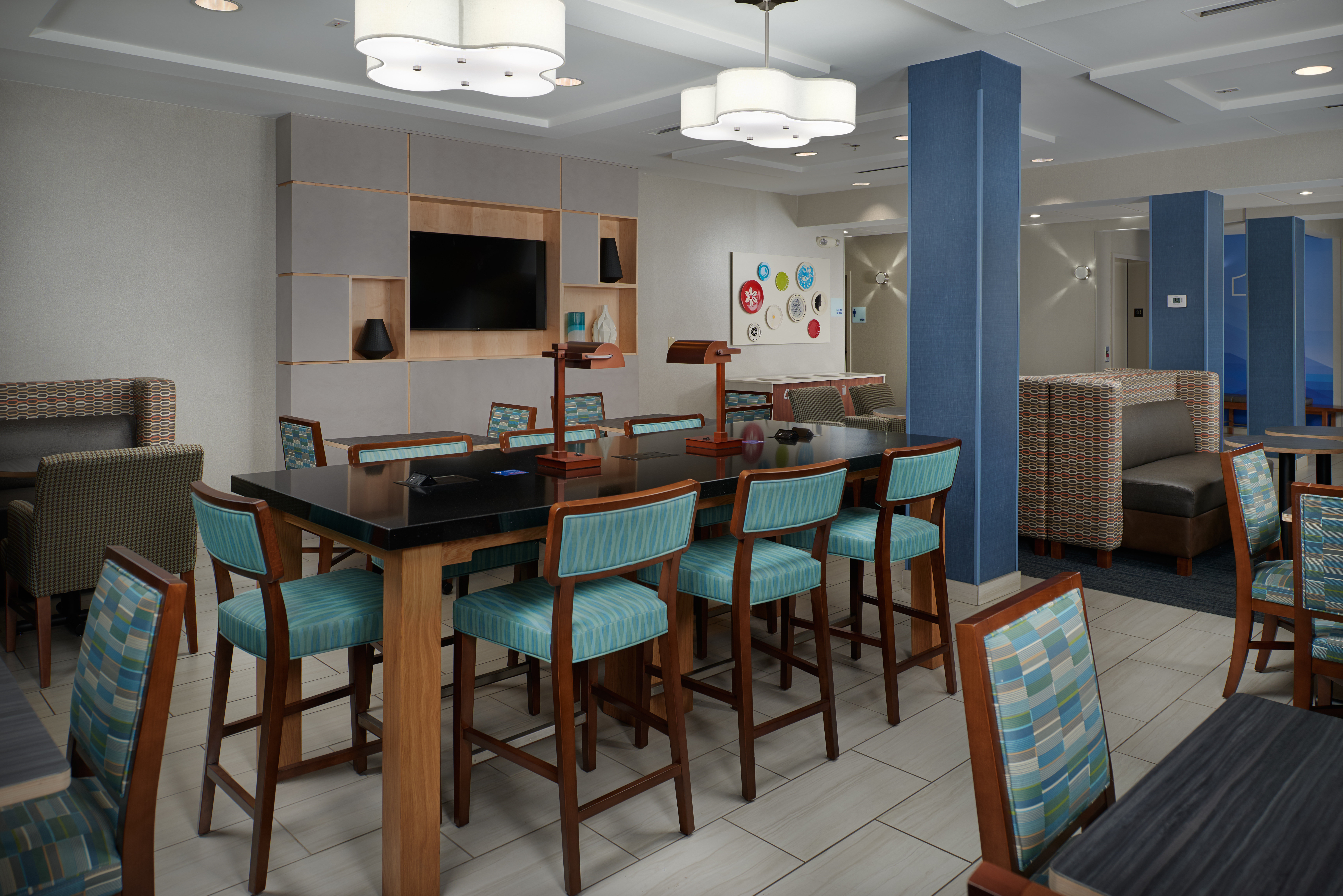 Holiday Inn Express Suites Anniston Oxford 18/24
