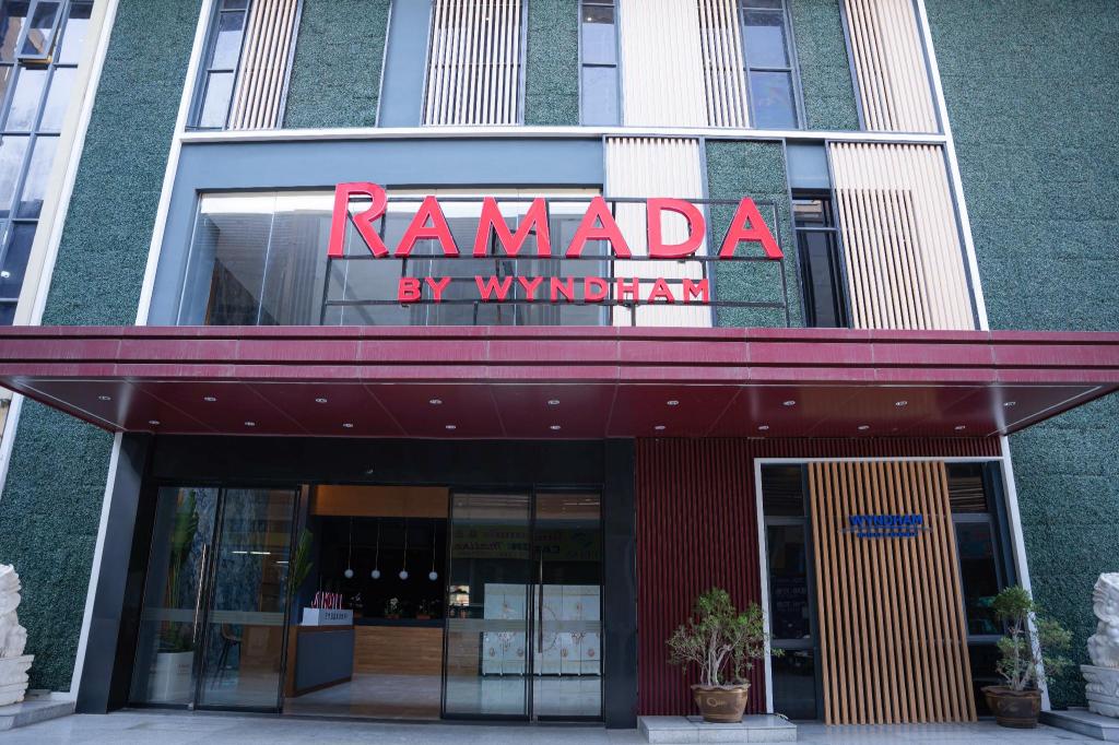 Ramada by Wyndham Vientiane Central 1/54