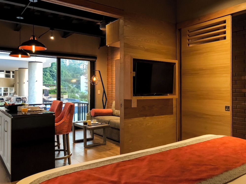 Pinnacle Resorts 179 - Adults Only 38/49