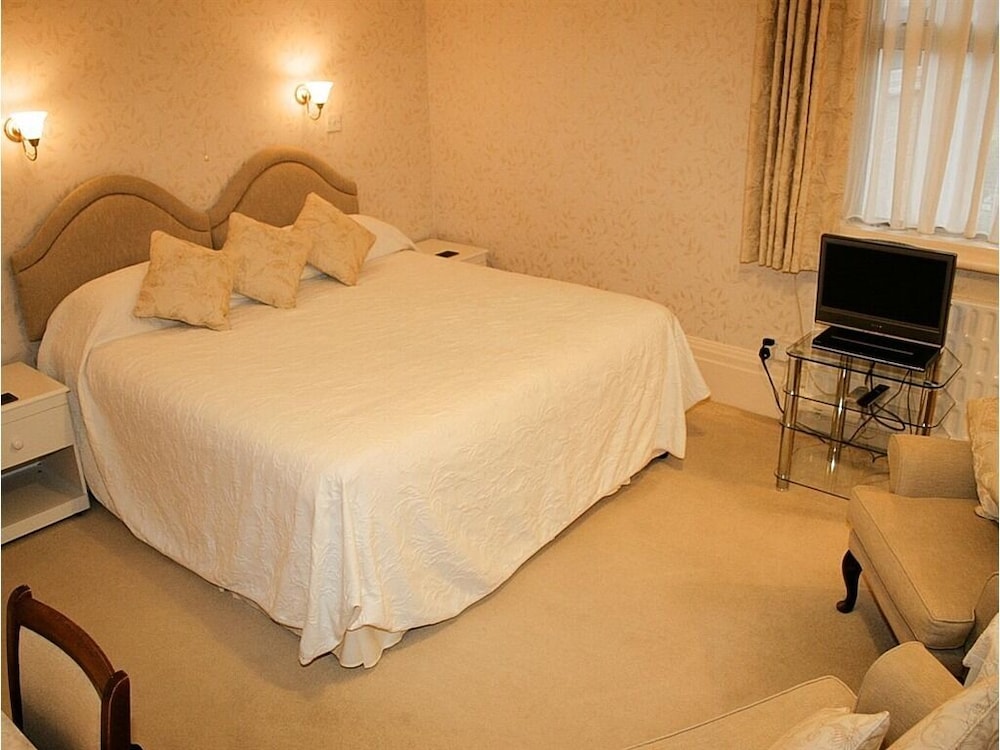 The Chudleigh 14/37
